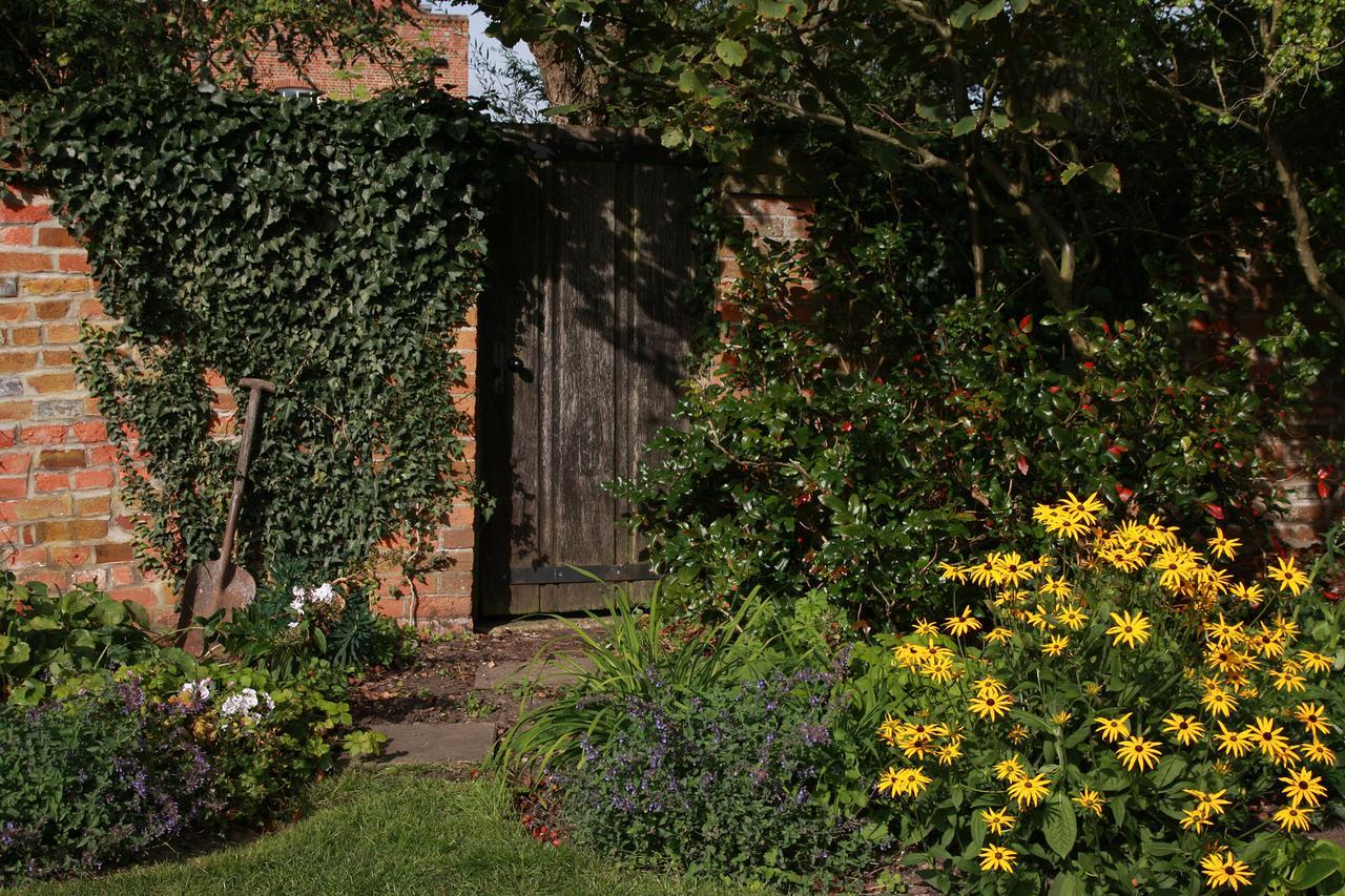 The Royal Oak, Yattendon Frilsham Екстер'єр фото