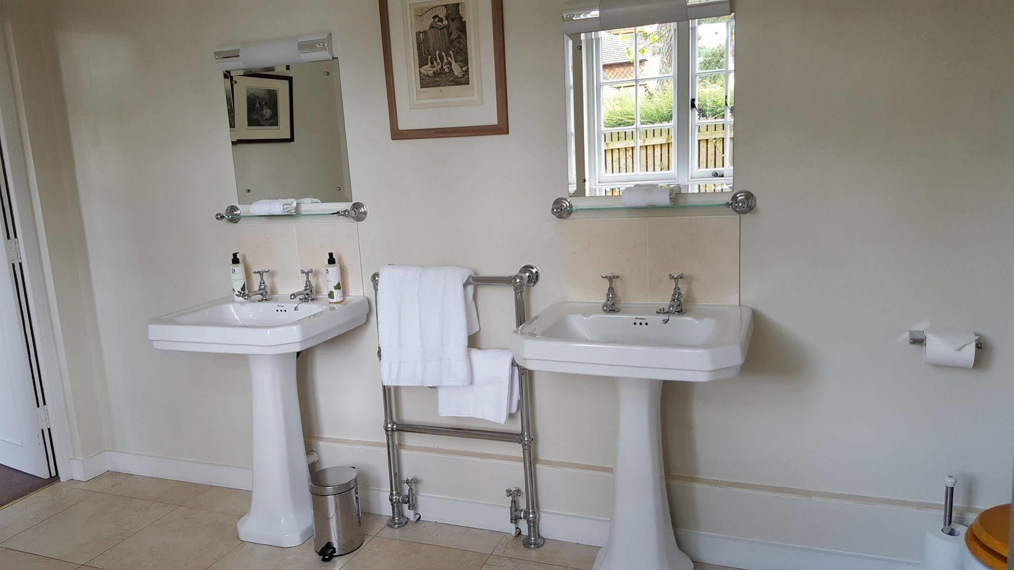 The Royal Oak, Yattendon Frilsham Екстер'єр фото