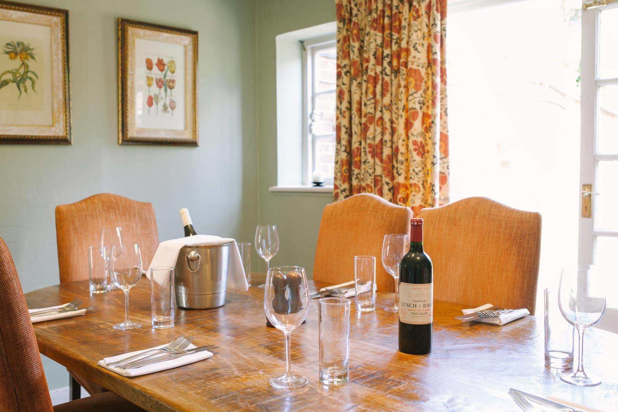 The Royal Oak, Yattendon Frilsham Екстер'єр фото